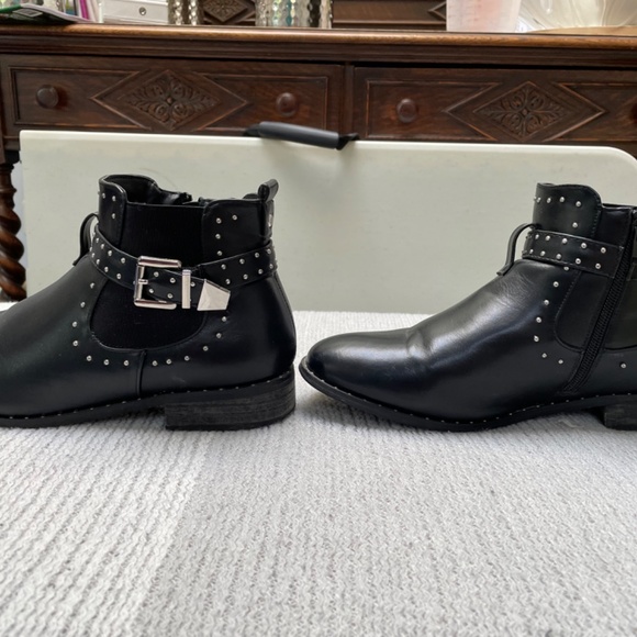 Black silver studded moto booties ladies size 10 wide width - Picture 2 of 6